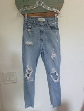 Abercrombie High Rise Super Skinny Ankle jean
